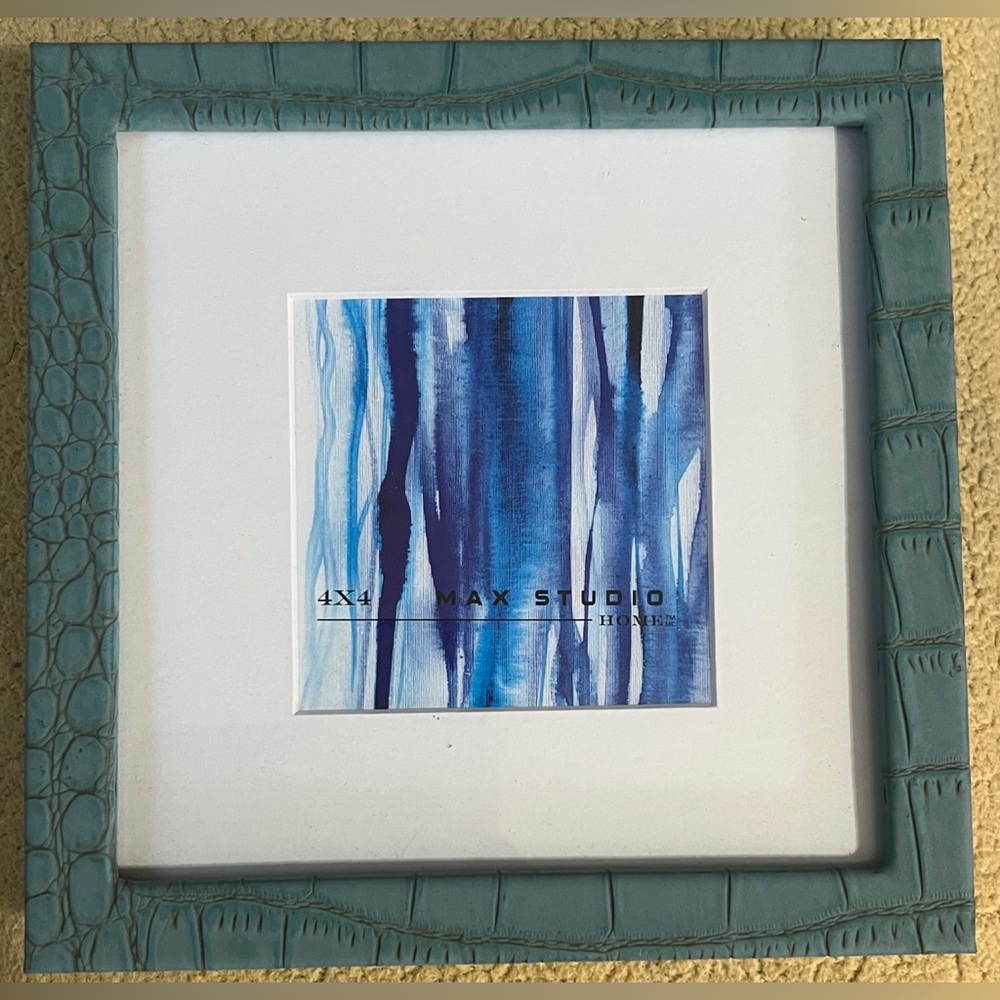 Max Studio Teal Frame